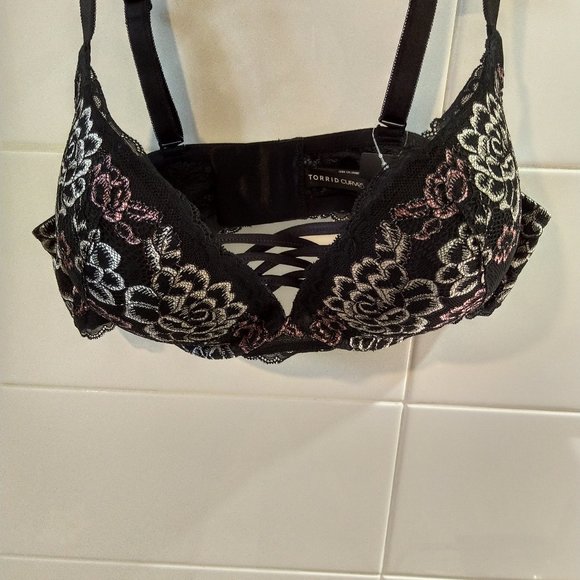 TORRID 42B XO PUSH-UP PLUNGE BRA - Picture 2 of 8